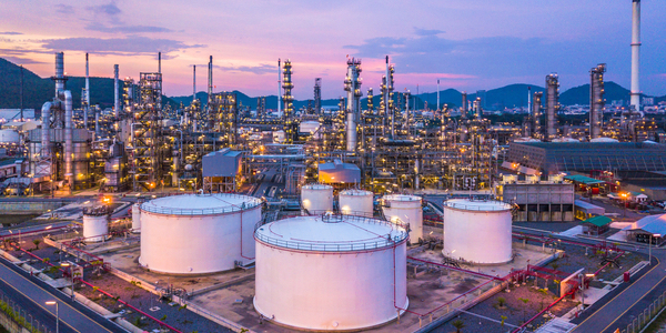 Outdoor image of an oil refinery